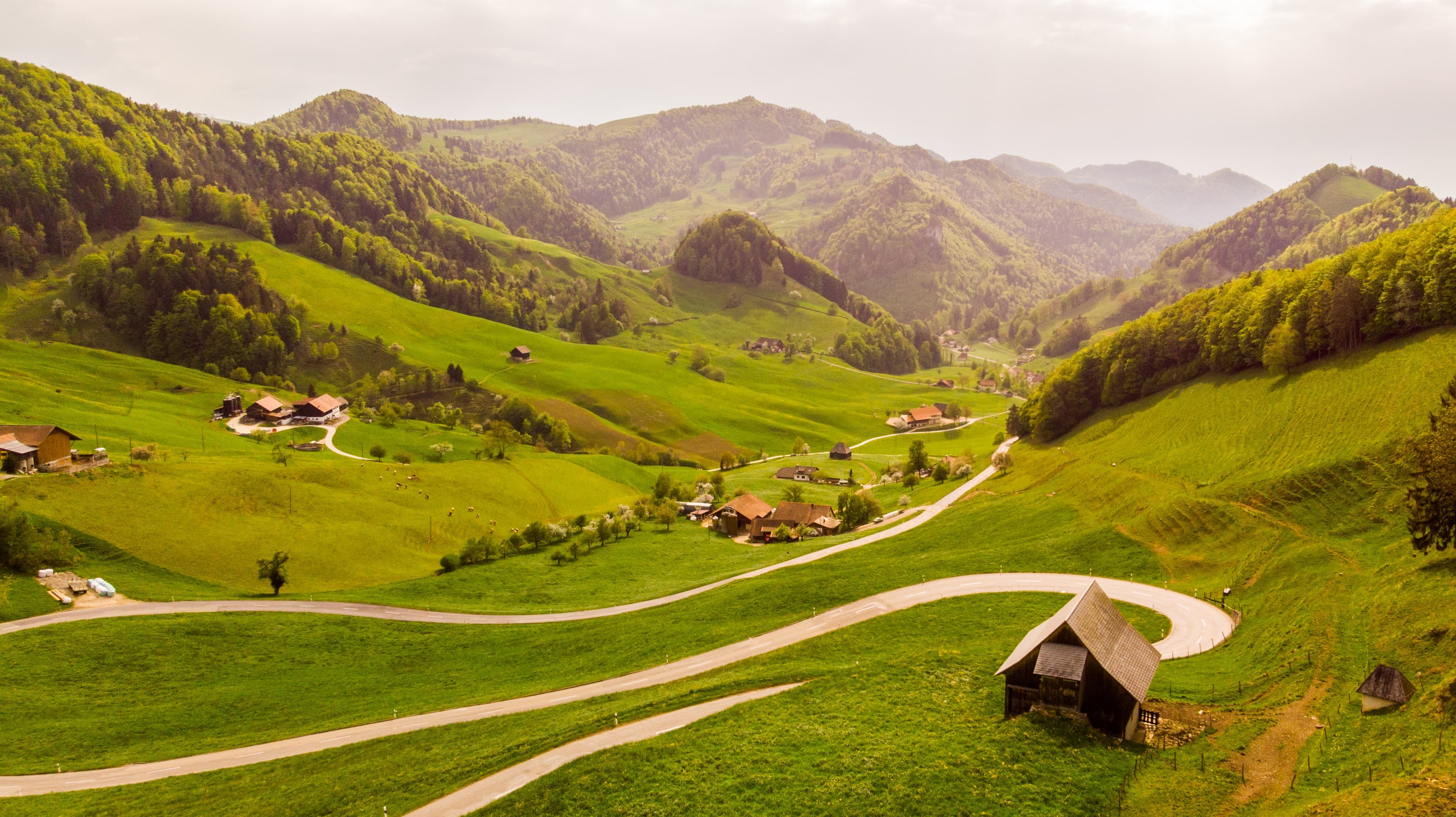 Photo d'une vallée de montagne